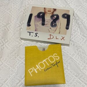 Taylor Swift 1989 Album Deluxe Edition with photos from Taylor